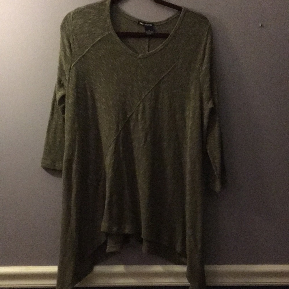 DKNY Light weight green sweater 2 x